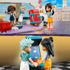 LEGO® Friends 41728 Bistro v centru městečka Heartlake