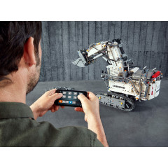 LEGO Technic 42100 Bagr Liebherr R 9800