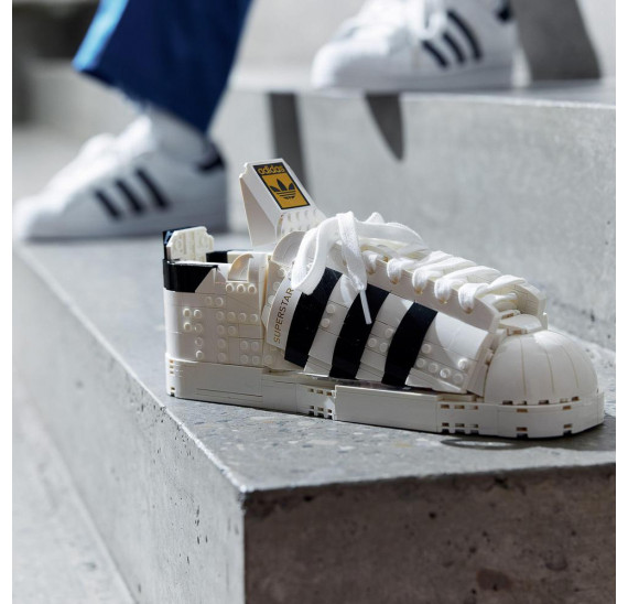 LEGO 10282 adidas Originals Superstar