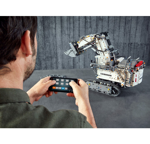 LEGO Technic 42100 Bagr Liebherr R 9800