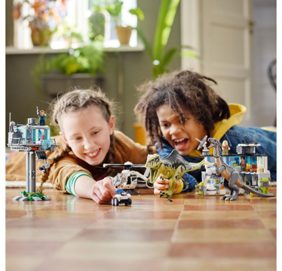 LEGO Jurassic World 76949 Útok giganotosaura a therizinosaura