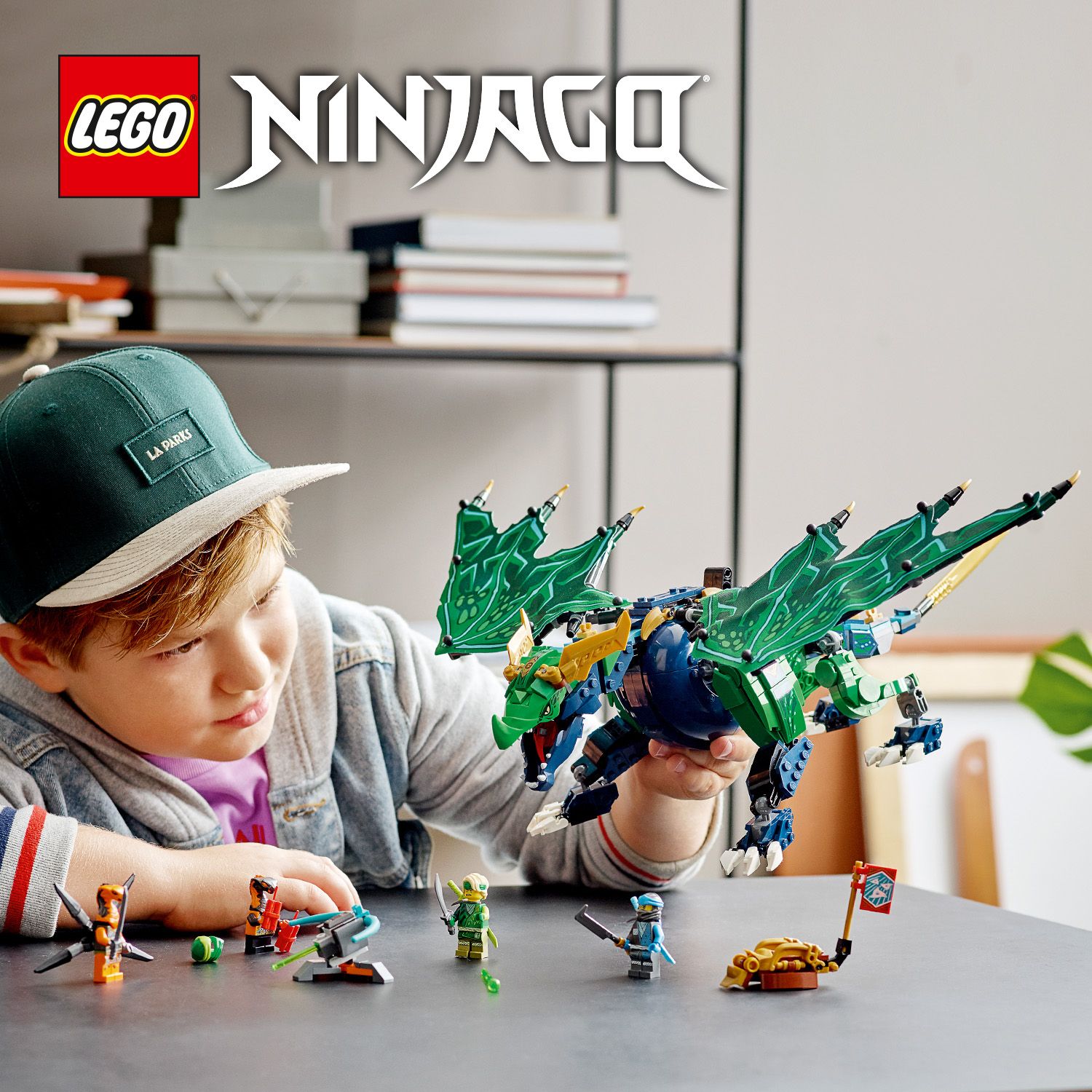 Impozantní model draka NINJAGO®