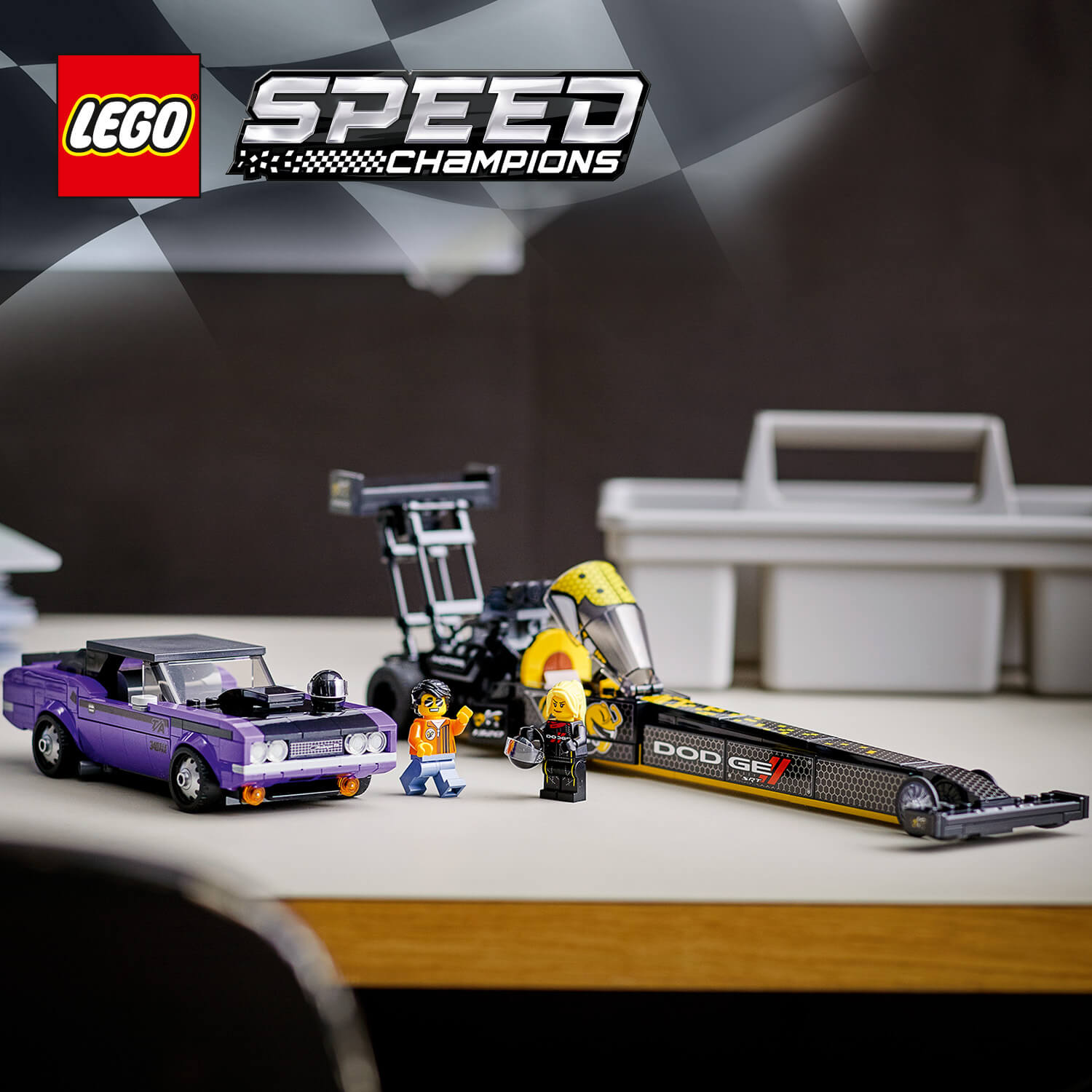 LEGO® stavebnice se 2 ikonickými vozidly Dodge